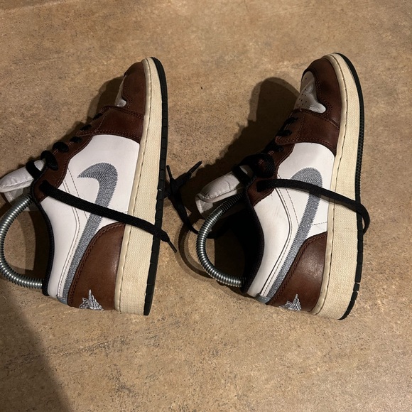 Nike Kids Brown and White Sneakers - Picture 3 of 6